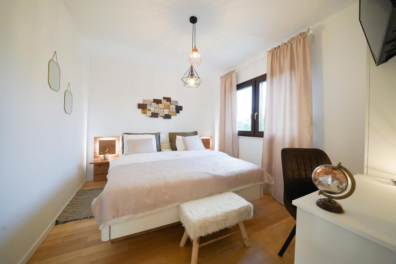 Villa Suncica Zadarvillas Sukošan Buitenkant foto