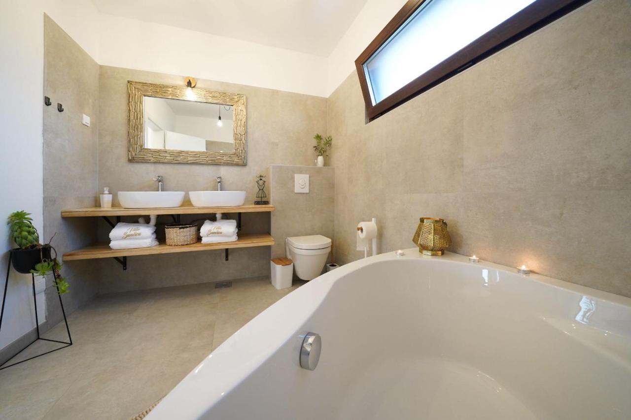 Villa Suncica Zadarvillas Sukošan Buitenkant foto